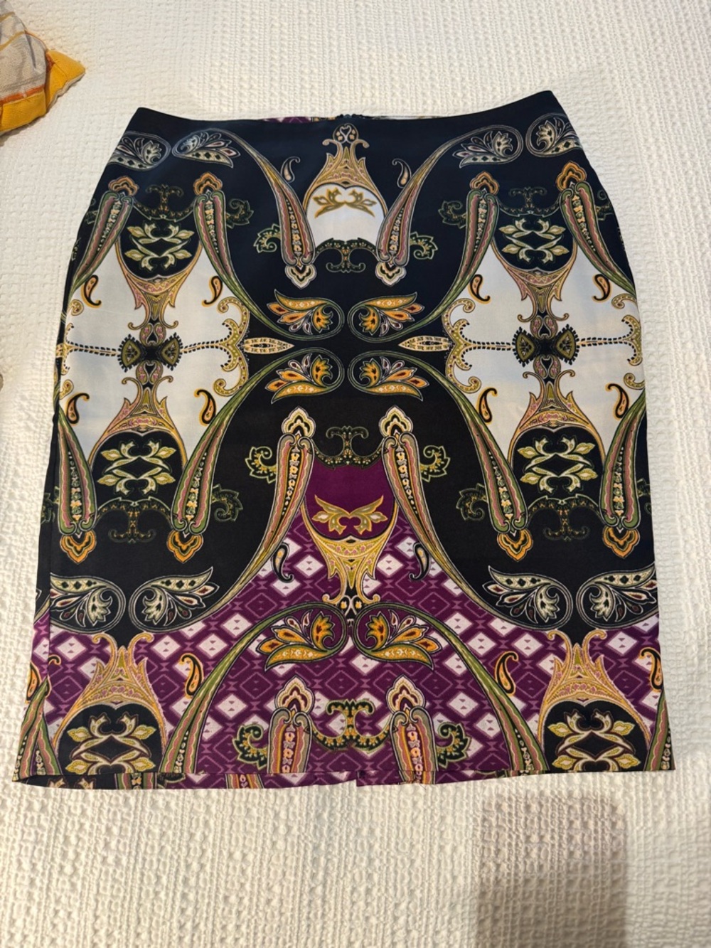 Vince Camuto Black & Purple Printed Pencil Skirt